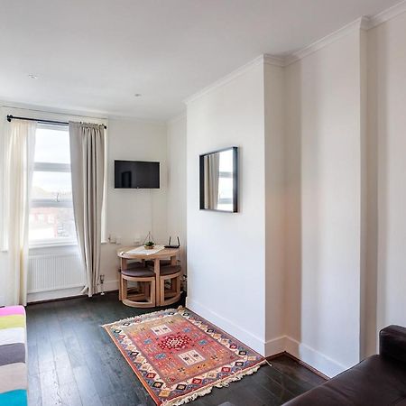 런던 Entire Luxurious Flat Sleeps 4 Persons 아파트 외부 사진