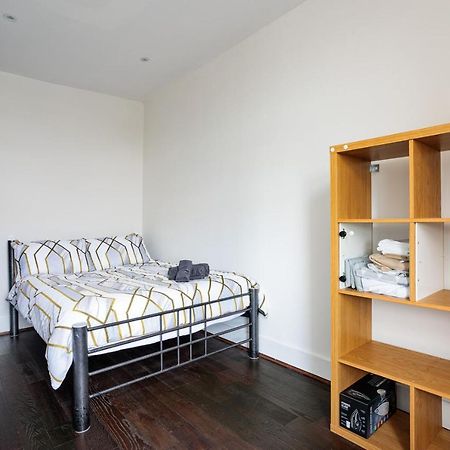 런던 Entire Luxurious Flat Sleeps 4 Persons 아파트 외부 사진