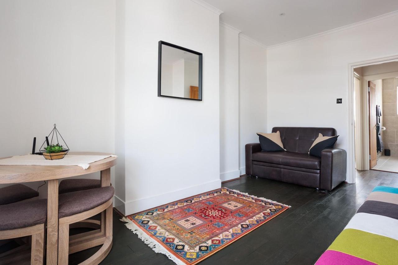 런던 Entire Luxurious Flat Sleeps 4 Persons 아파트 외부 사진